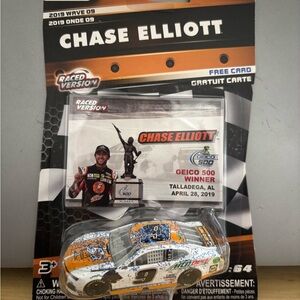 Chase Elliott NASCAR Authentics 1/64 Diecast Car with Card